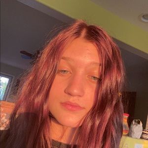 Meet your Posher, Chloe